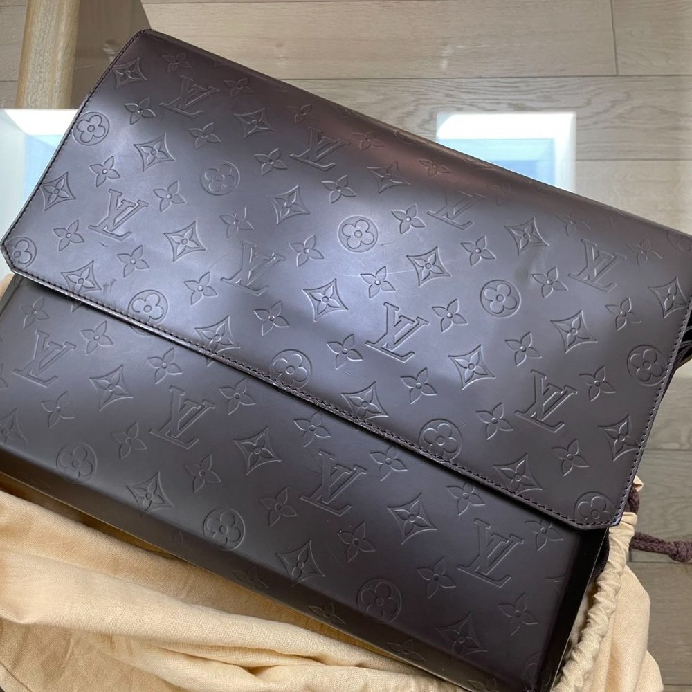 Louis Vuitton Glace Fonzie Messenger Bag - Authentic - Preloved